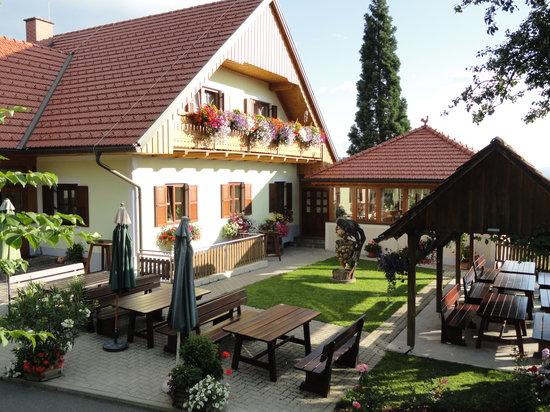 Weingut Buschenschank Hiden Höllerhansl