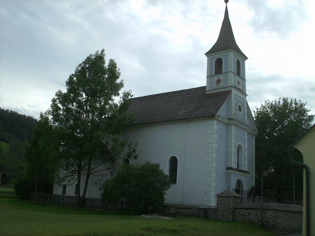 Kath. Filialkirche hl. Anna und Kruzifix