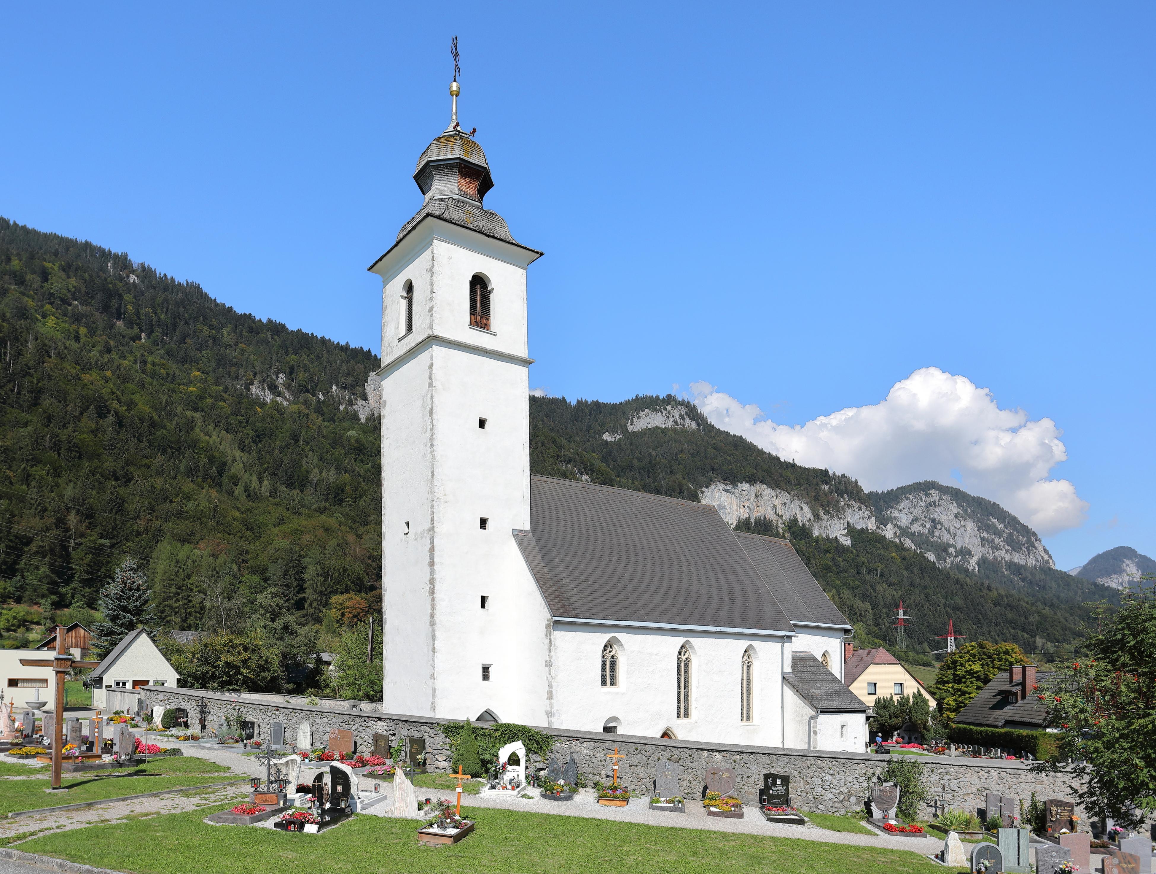 Kath. Filialkirche hl. Rupert und Friedhof